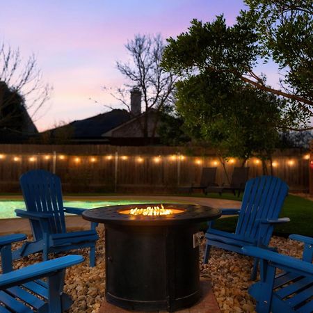 Pool Hottub Firepit Bbq Billiard Ps4 Golf Pflugerville Exterior foto